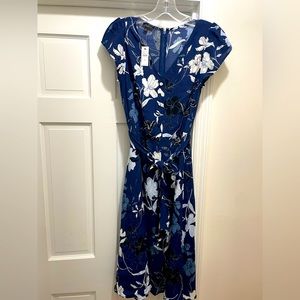 Perfect for the office or a lunch or casual dinner